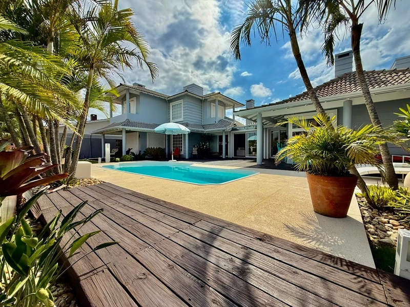 EXCELENTE CASA DE PRAIA PRÓXIMA AO MAR COM PISCINA: 15ª foto da galeria de imagens do imóvel