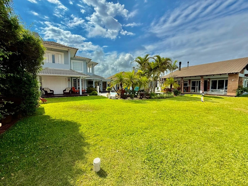 EXCELENTE CASA DE PRAIA PRÓXIMA AO MAR COM PISCINA: 5ª foto da galeria de imagens do imóvel