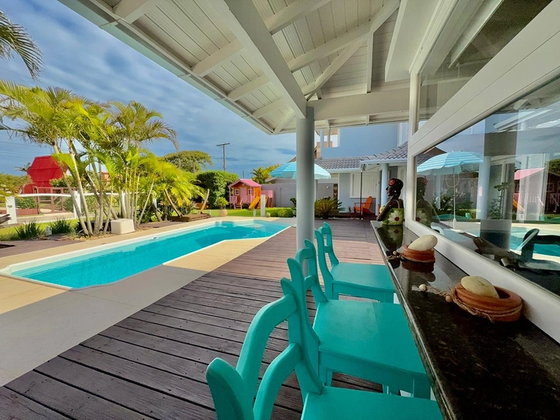 EXCELENTE CASA DE PRAIA PRÓXIMA AO MAR COM PISCINA: 12ª foto da galeria de imagens do imóvel