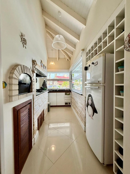 EXCELENTE CASA DE PRAIA PRÓXIMA AO MAR COM PISCINA: 28ª foto da galeria de imagens do imóvel