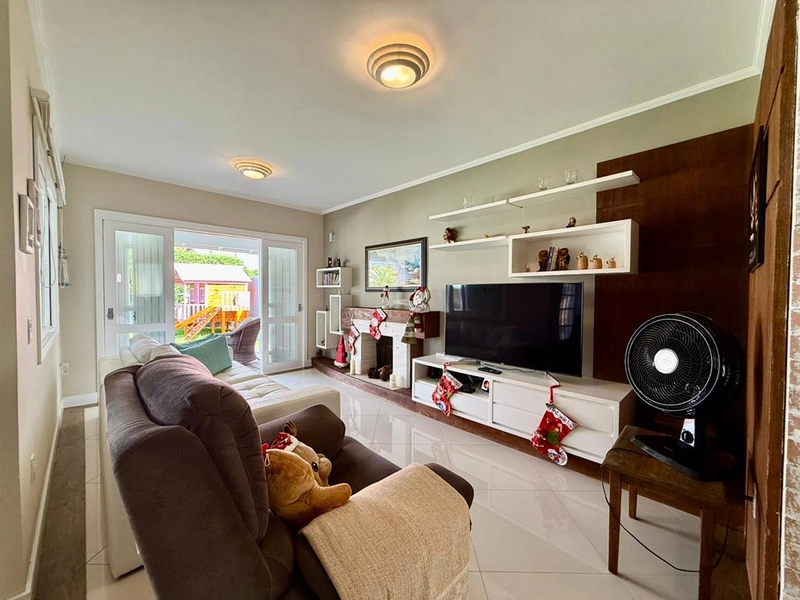 EXCELENTE CASA DE PRAIA PRÓXIMA AO MAR COM PISCINA: 19ª foto da galeria de imagens do imóvel