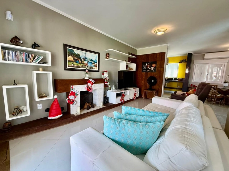 EXCELENTE CASA DE PRAIA PRÓXIMA AO MAR COM PISCINA: 13ª foto da galeria de imagens do imóvel