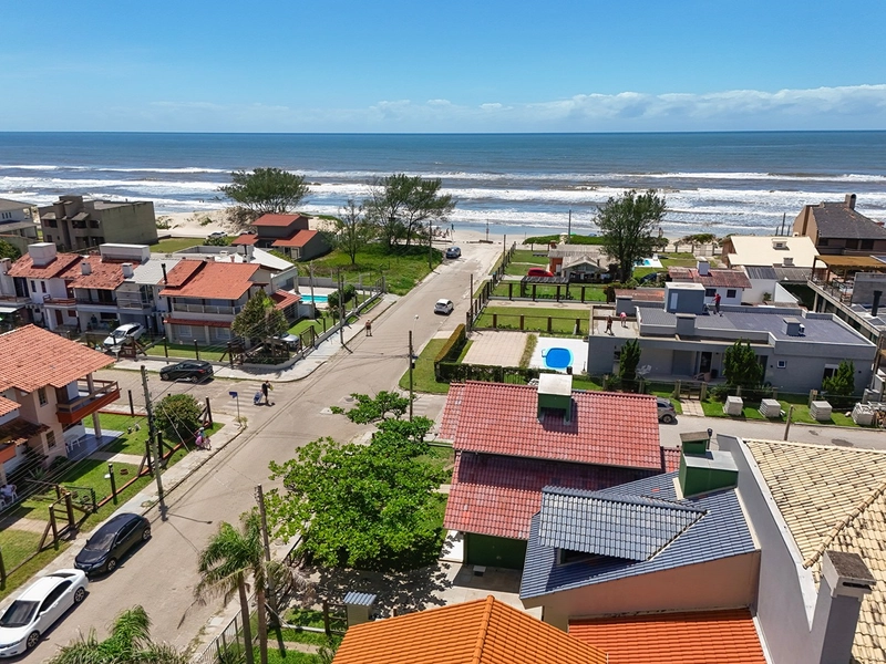 CASA DE PRAIA PROXÍMA AO MAR: 2ª foto da galeria de imagens do imóvel