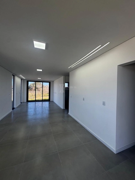 CASA DE PRAIA EM FASE DE ACABAMENTO: 2ª foto da galeria de imagens do imóvel
