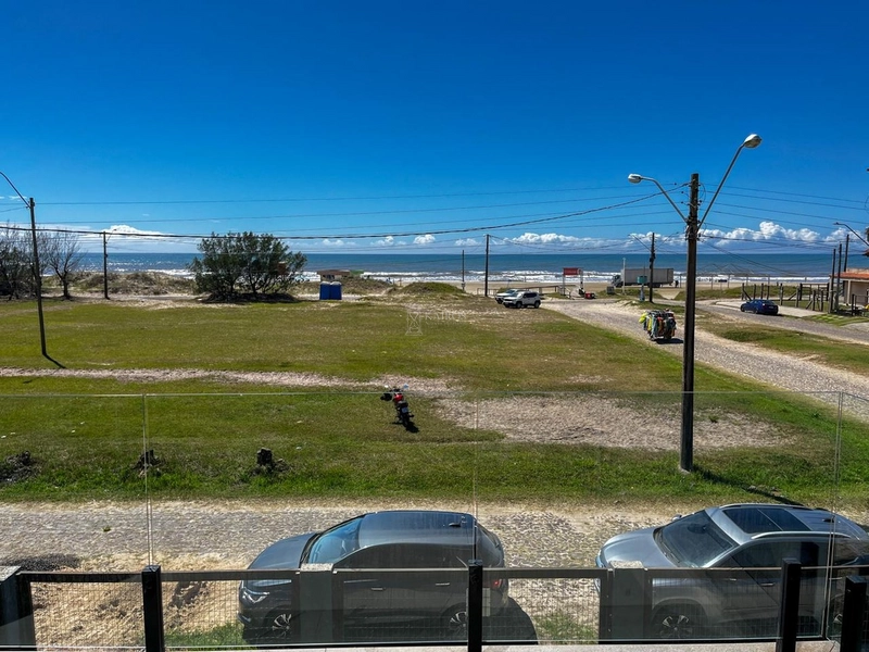 EXCELENTE CASA PRÓXIMA AO MAR: 18ª foto da galeria de imagens do imóvel