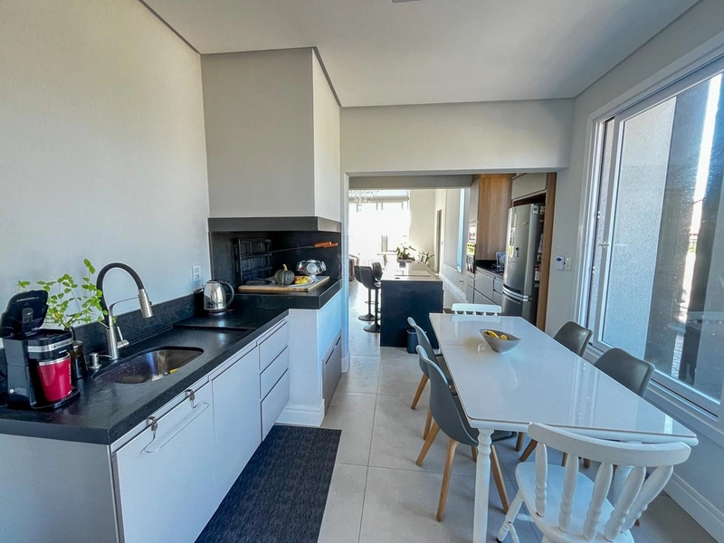 EXCELENTE CASA PRÓXIMA AO MAR: 6ª foto da galeria de imagens do imóvel