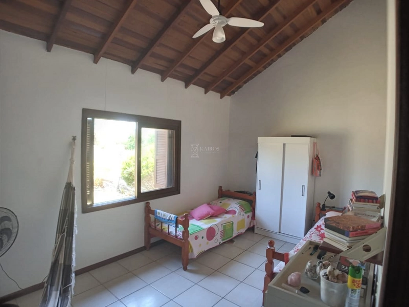 Casa de praia com 03 terrenos: 5ª foto da galeria de imagens do imóvel