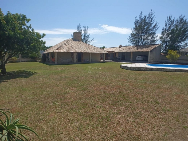 Casa de praia com 03 terrenos: 21ª foto da galeria de imagens do imóvel