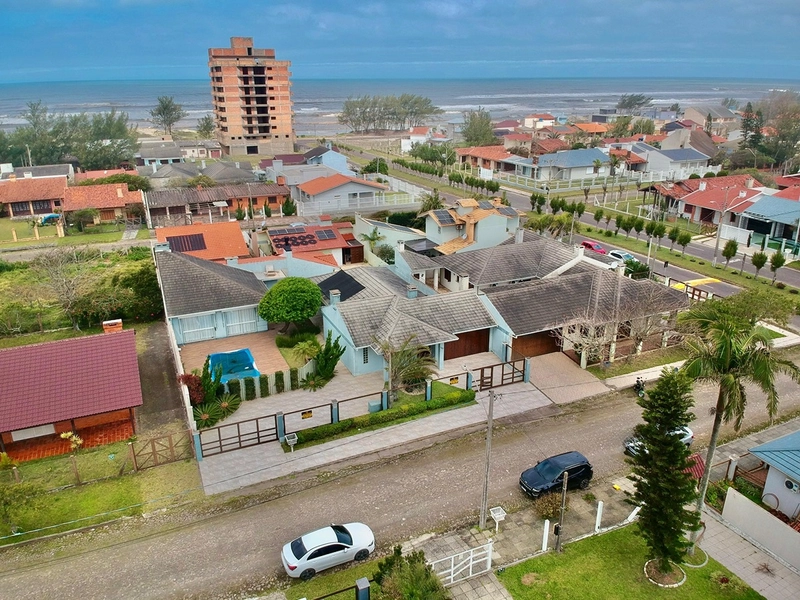 EXCELENTE CASA COM PISCINA PERTO DO MAR: 4ª foto da galeria de imagens do imóvel