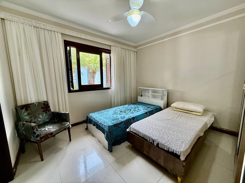 EXCELENTE CASA COM PISCINA PERTO DO MAR: 35ª foto da galeria de imagens do imóvel