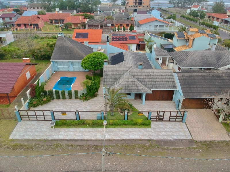 EXCELENTE CASA COM PISCINA PERTO DO MAR: 15ª foto da galeria de imagens do imóvel