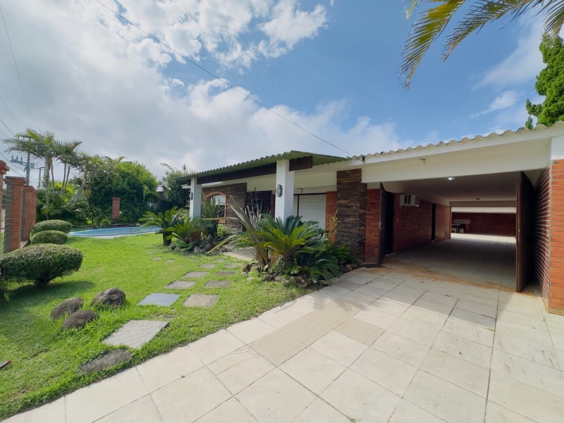 CASA DE PRAIA REGIÃO NOBRE DE XANGRI-LÁ: 2ª foto da galeria de imagens do imóvel