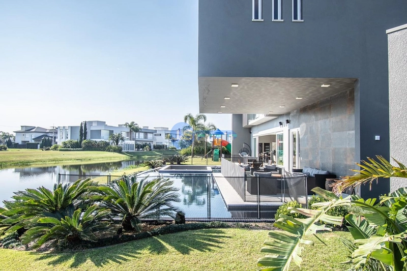 EXCELENTE CASA EM CONDOMÍNIO FECHADO: 1ª foto da galeria de imagens do imóvel