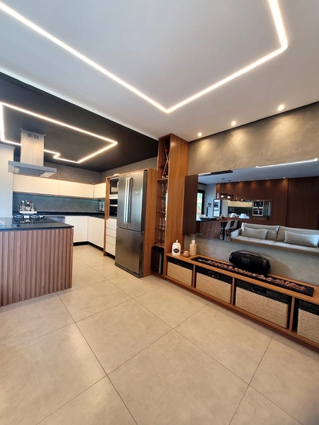 Excelente Casa de Alto Padrão com Piscina : 8ª foto da galeria de imagens do imóvel