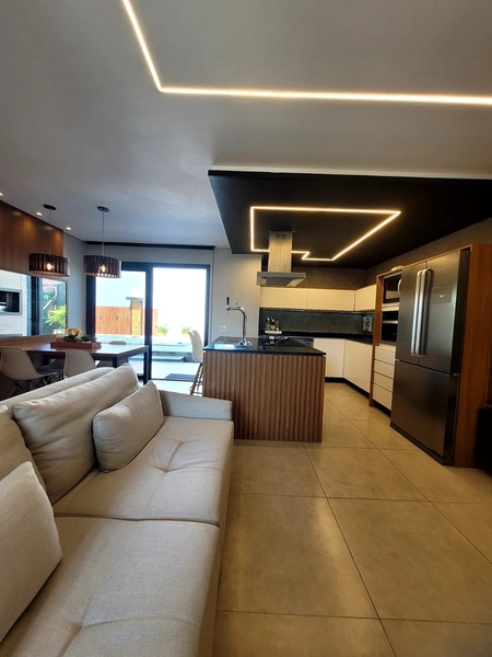 Excelente Casa de Alto Padrão com Piscina : 6ª foto da galeria de imagens do imóvel