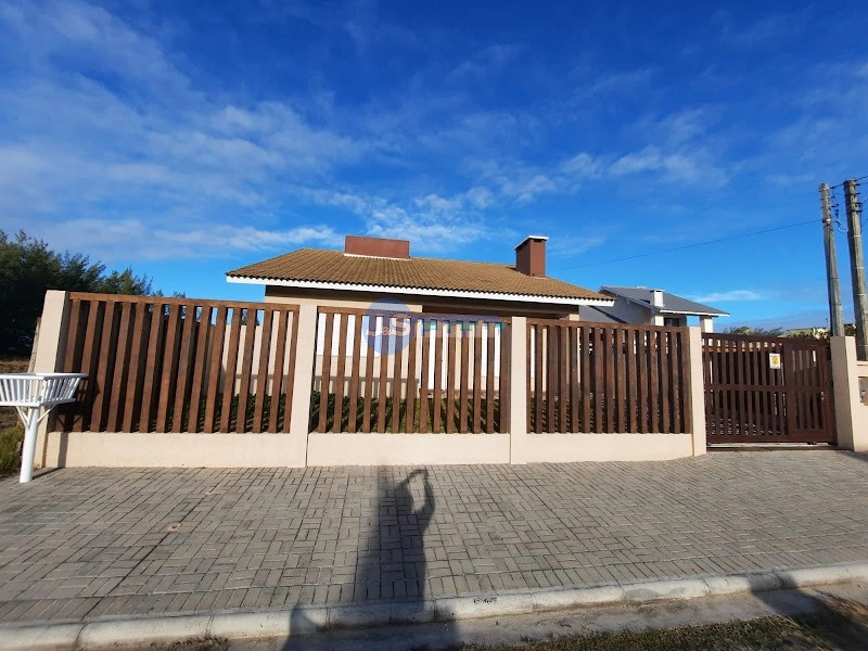EXCELENTE CASA DE PRAIA PRÓXIMA AO MAR: 3ª foto da galeria de imagens do imóvel