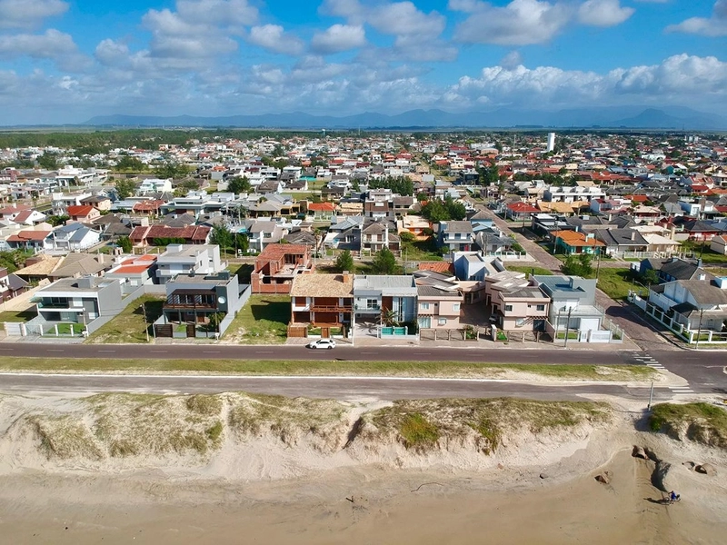 EXCELENTE CASA DE PRAIA BEIRA MAR COM PISCINA: 2ª foto da galeria de imagens do imóvel