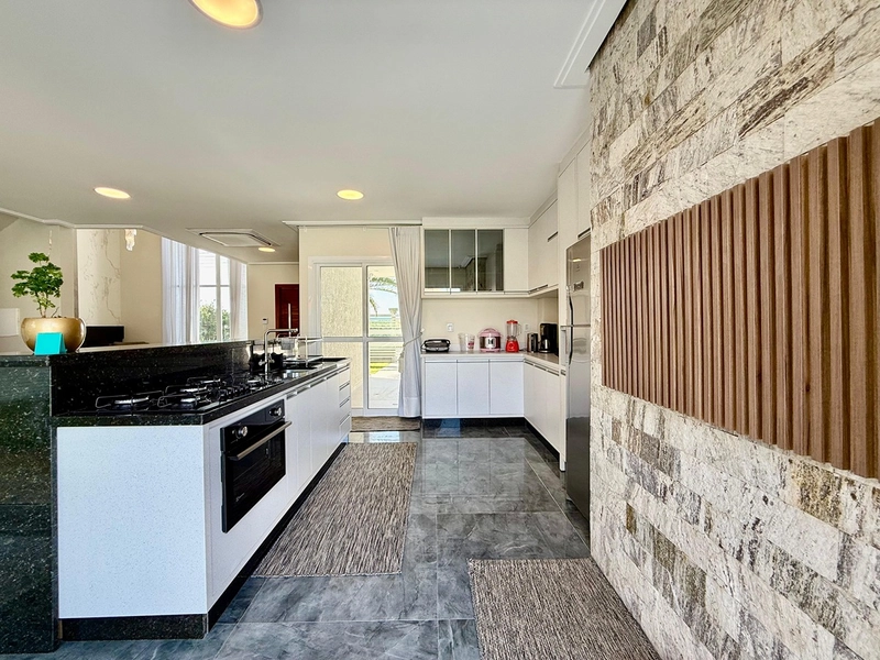 EXCELENTE CASA DE PRAIA BEIRA MAR COM PISCINA: 4ª foto da galeria de imagens do imóvel