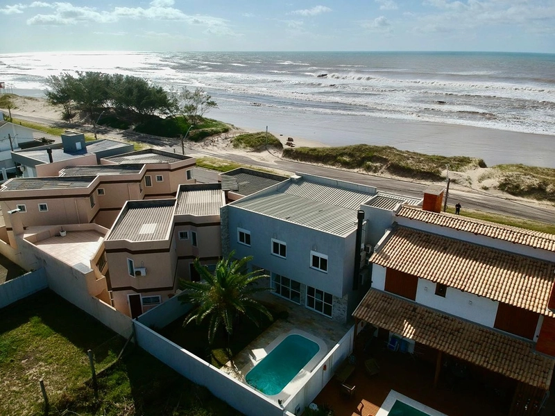 EXCELENTE CASA DE PRAIA BEIRA MAR COM PISCINA: 46ª foto da galeria de imagens do imóvel