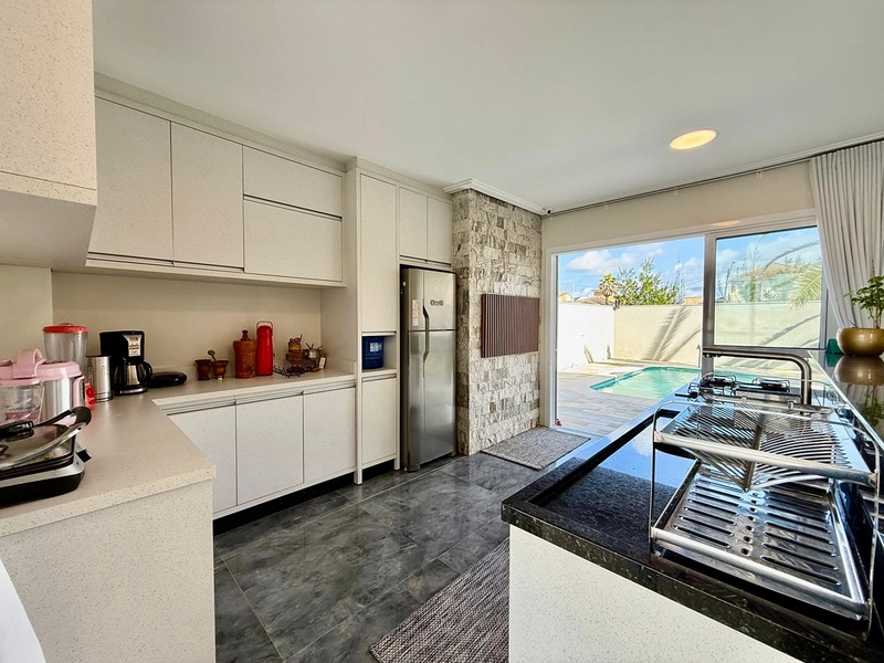 EXCELENTE CASA DE PRAIA BEIRA MAR COM PISCINA: 11ª foto da galeria de imagens do imóvel