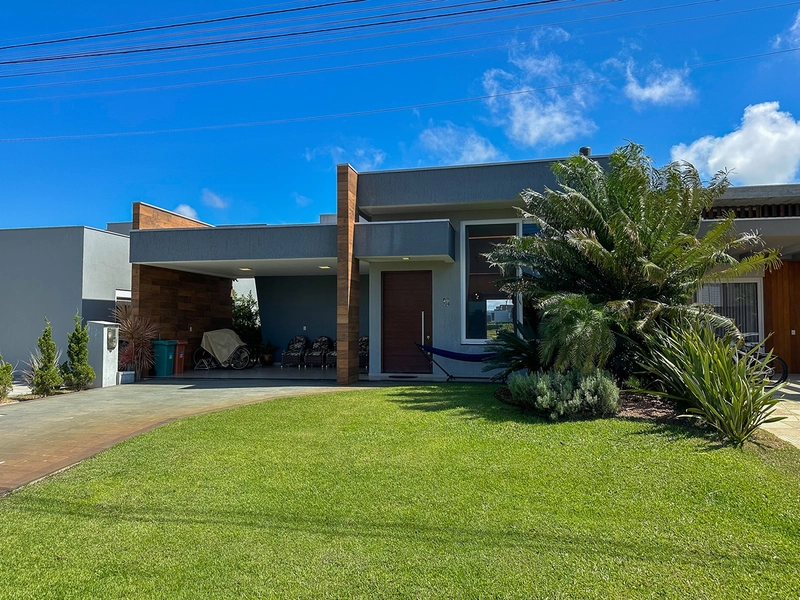EXCELENTE CASA ALTO PADRÃO EM CONDOMÍNIO: 3ª foto da galeria de imagens do imóvel