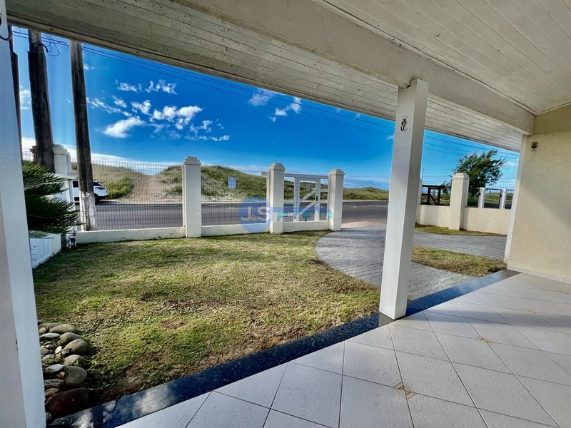 Excelente casa na Beira Mar: 2ª foto da galeria de imagens do imóvel