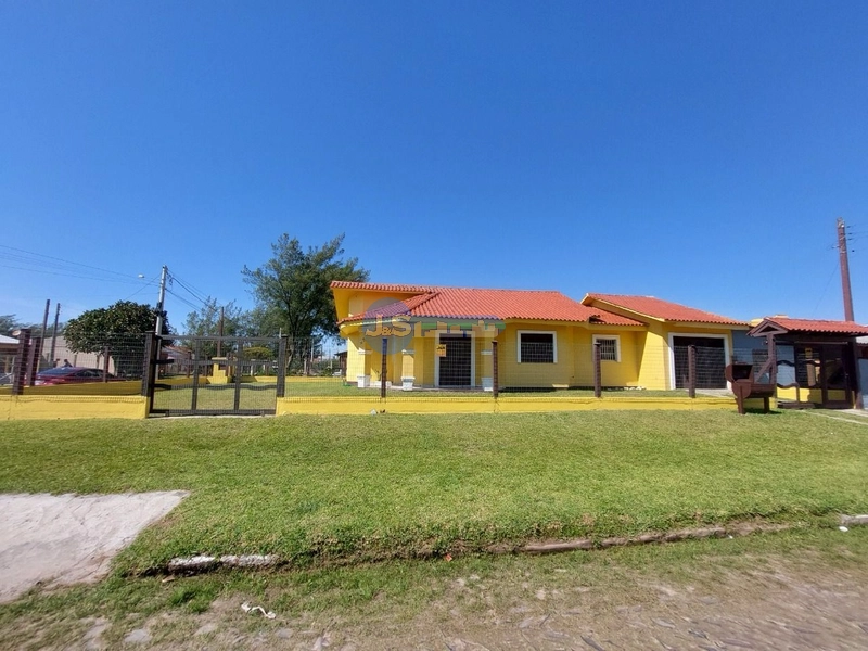 Casa em Mariluz: 3ª foto da galeria de imagens do imóvel