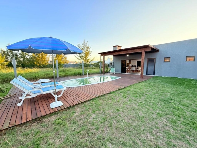 EXCELENTE CASA DE PRAIA COM PISCINA: 7ª foto da galeria de imagens do imóvel