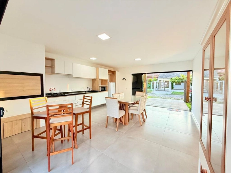 EXCELENTE CASA DE PRAIA COM PISCINA: 4ª foto da galeria de imagens do imóvel