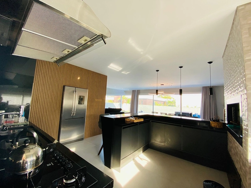 EXCELENTE CASA ALTO PADRÃO EM CONDOMÍNIO: 2ª foto da galeria de imagens do imóvel