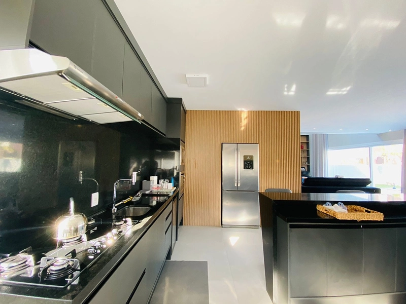 EXCELENTE CASA ALTO PADRÃO EM CONDOMÍNIO: 3ª foto da galeria de imagens do imóvel