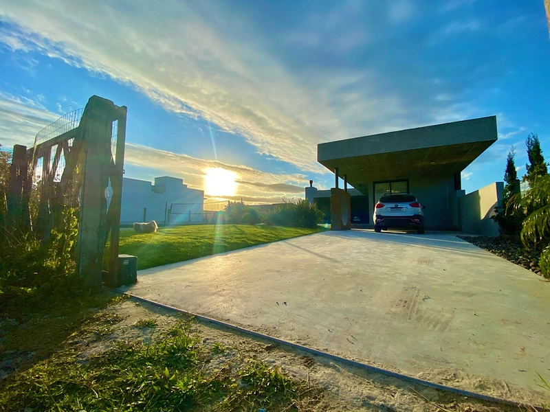 EXCELENTE CASA DE PRAIA: 3ª foto da galeria de imagens do imóvel