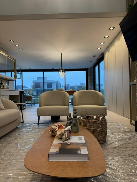 EXCELENTE CASA ALTO PADRÃO EM CONDOMÍNIO: 2ª foto da galeria de imagens do imóvel