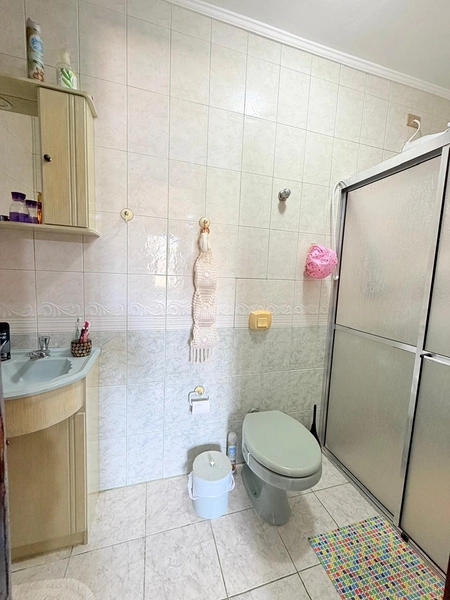 EXCELENTE CASA DE PRAIA PRÓXIMA AO MAR COM PISCINA: 11ª foto da galeria de imagens do imóvel