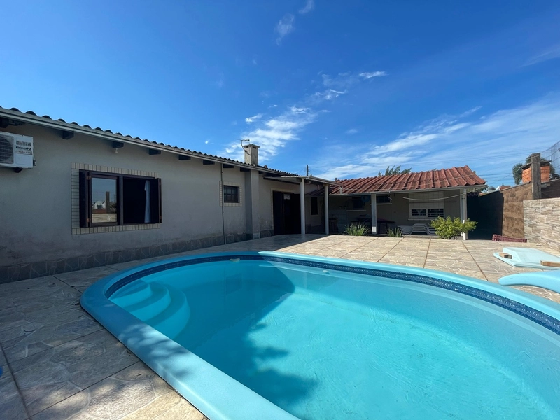 EXCELENTE CASA COM PISCINA: 2ª foto da galeria de imagens do imóvel