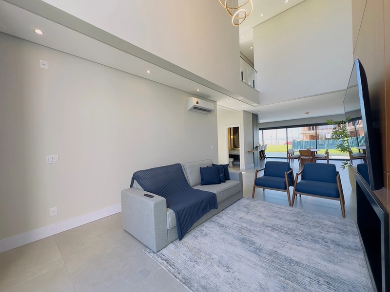 EXCELENTE CASA ALTO PADRÃO BEIRA LAGO COM PISCINA EM CONCRETO: 24ª foto da galeria de imagens do imóvel