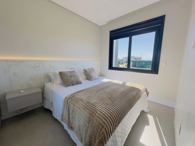 EXCELENTE CASA ALTO PADRÃO BEIRA LAGO COM PISCINA EM CONCRETO: 13ª foto da galeria de imagens do imóvel