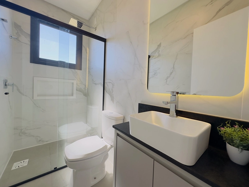 EXCELENTE CASA ALTO PADRÃO BEIRA LAGO COM PISCINA EM CONCRETO: 12ª foto da galeria de imagens do imóvel