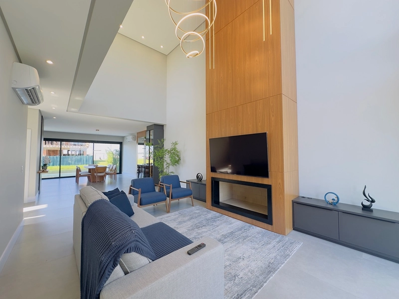 EXCELENTE CASA ALTO PADRÃO BEIRA LAGO COM PISCINA EM CONCRETO: 25ª foto da galeria de imagens do imóvel