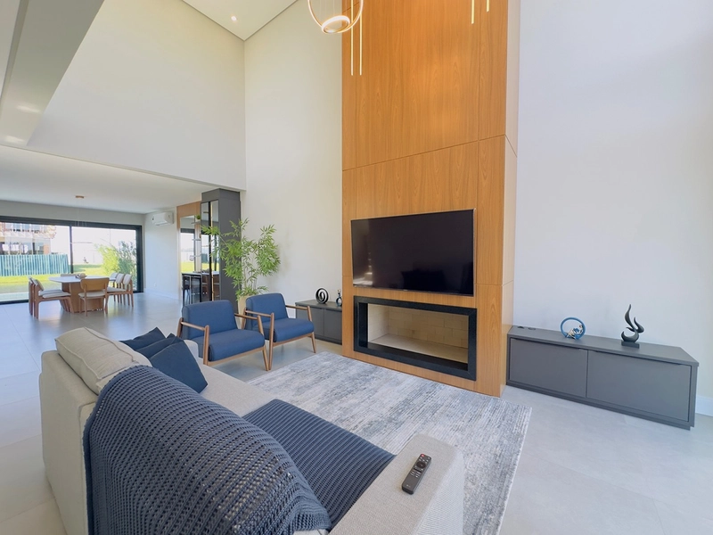 EXCELENTE CASA ALTO PADRÃO BEIRA LAGO COM PISCINA EM CONCRETO: 23ª foto da galeria de imagens do imóvel