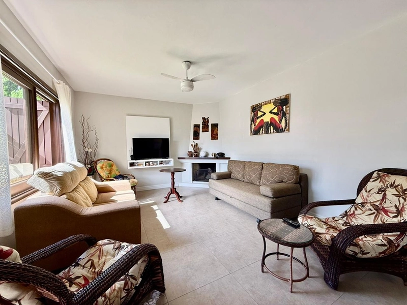 EXCELENTE CASA COM PISCINA: 18ª foto da galeria de imagens do imóvel