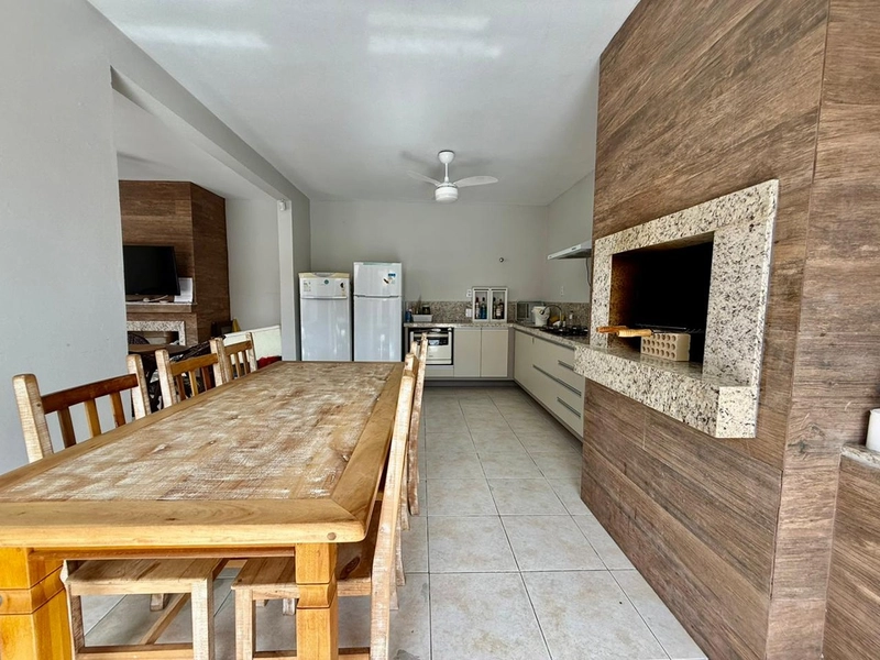 EXCELENTE CASA COM PISCINA: 21ª foto da galeria de imagens do imóvel