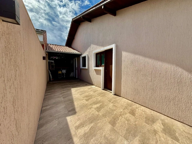 EXCELENTE CASA COM PISCINA: 3ª foto da galeria de imagens do imóvel