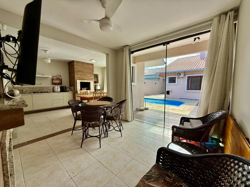 EXCELENTE CASA COM PISCINA: 25ª foto da galeria de imagens do imóvel