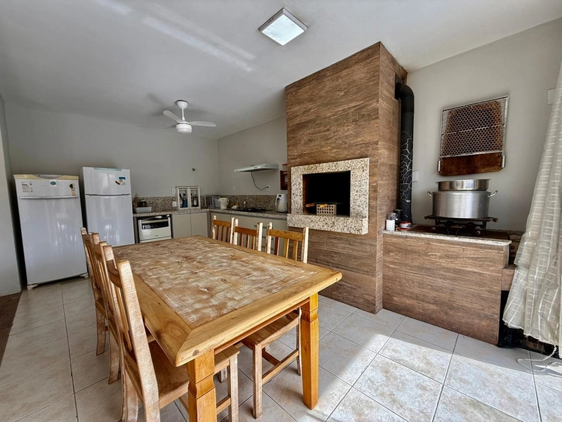 EXCELENTE CASA COM PISCINA: 26ª foto da galeria de imagens do imóvel