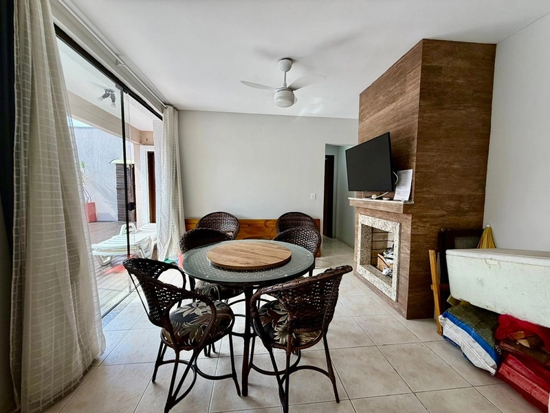 EXCELENTE CASA COM PISCINA: 22ª foto da galeria de imagens do imóvel