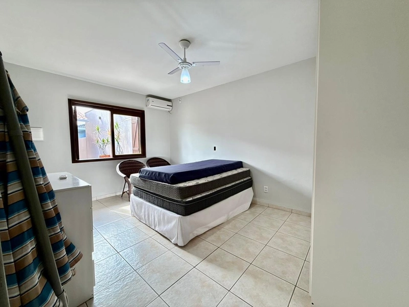 EXCELENTE CASA COM PISCINA: 17ª foto da galeria de imagens do imóvel