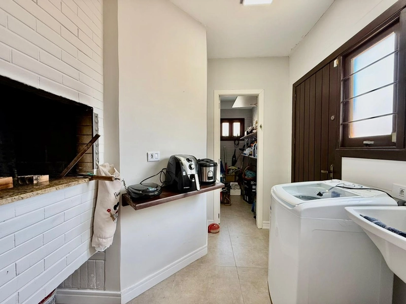 EXCELENTE CASA COM PISCINA: 12ª foto da galeria de imagens do imóvel