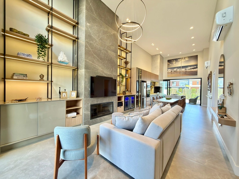 EXCELENTE CASA ALTO PADRÃO COM PISCINA : 2ª foto da galeria de imagens do imóvel