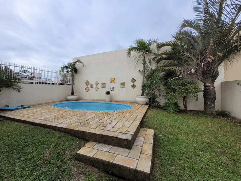 EXCELENTE CASA COM PISCINA: 1ª foto da galeria de imagens do imóvel